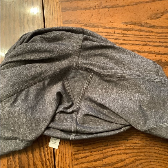 EUC Lululemon leggings size 2 - Picture 4 of 7